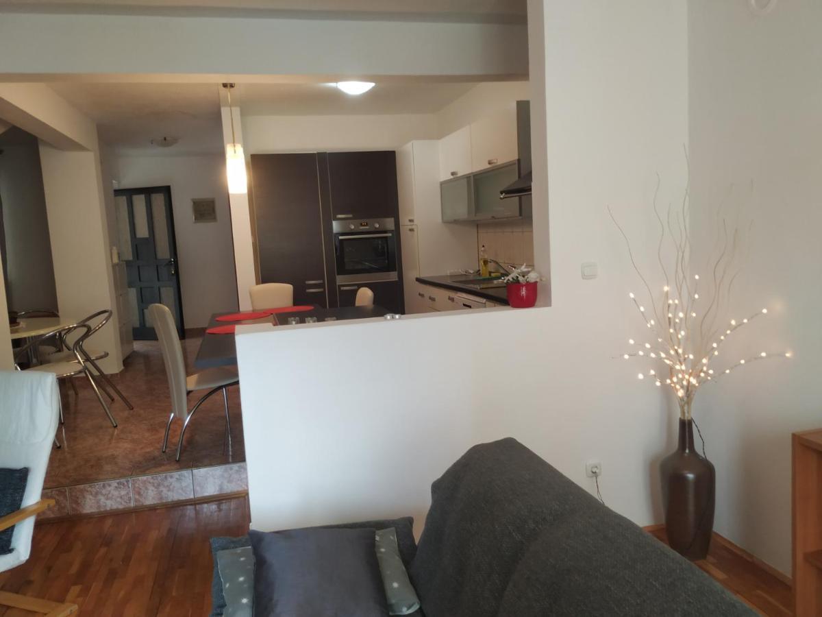 Apartmani Deleut Novi Vinodolski Ngoại thất bức ảnh