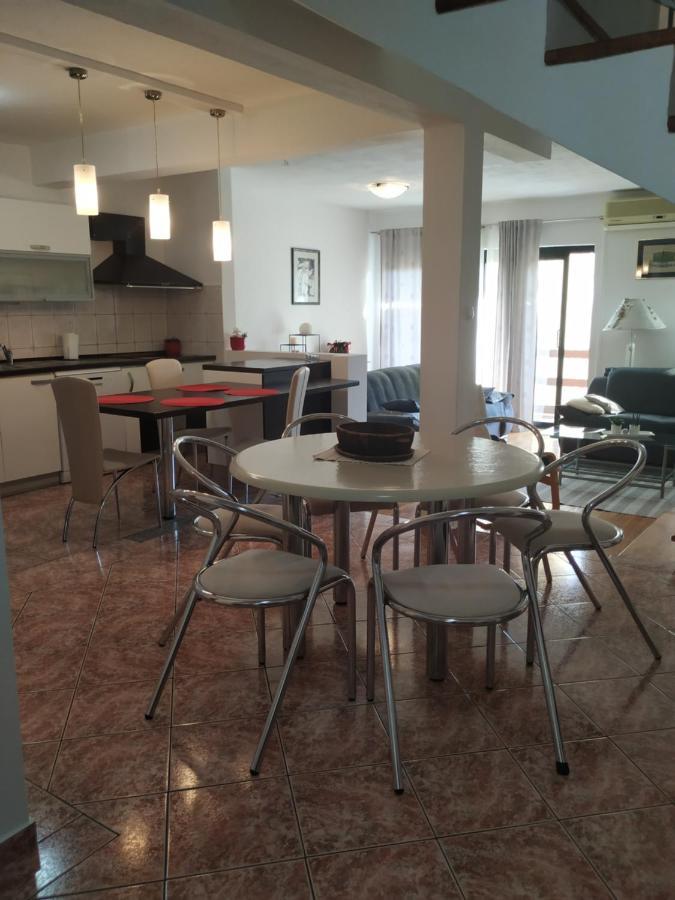 Apartmani Deleut Novi Vinodolski Ngoại thất bức ảnh