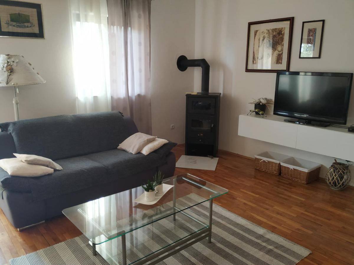 Apartmani Deleut Novi Vinodolski Ngoại thất bức ảnh